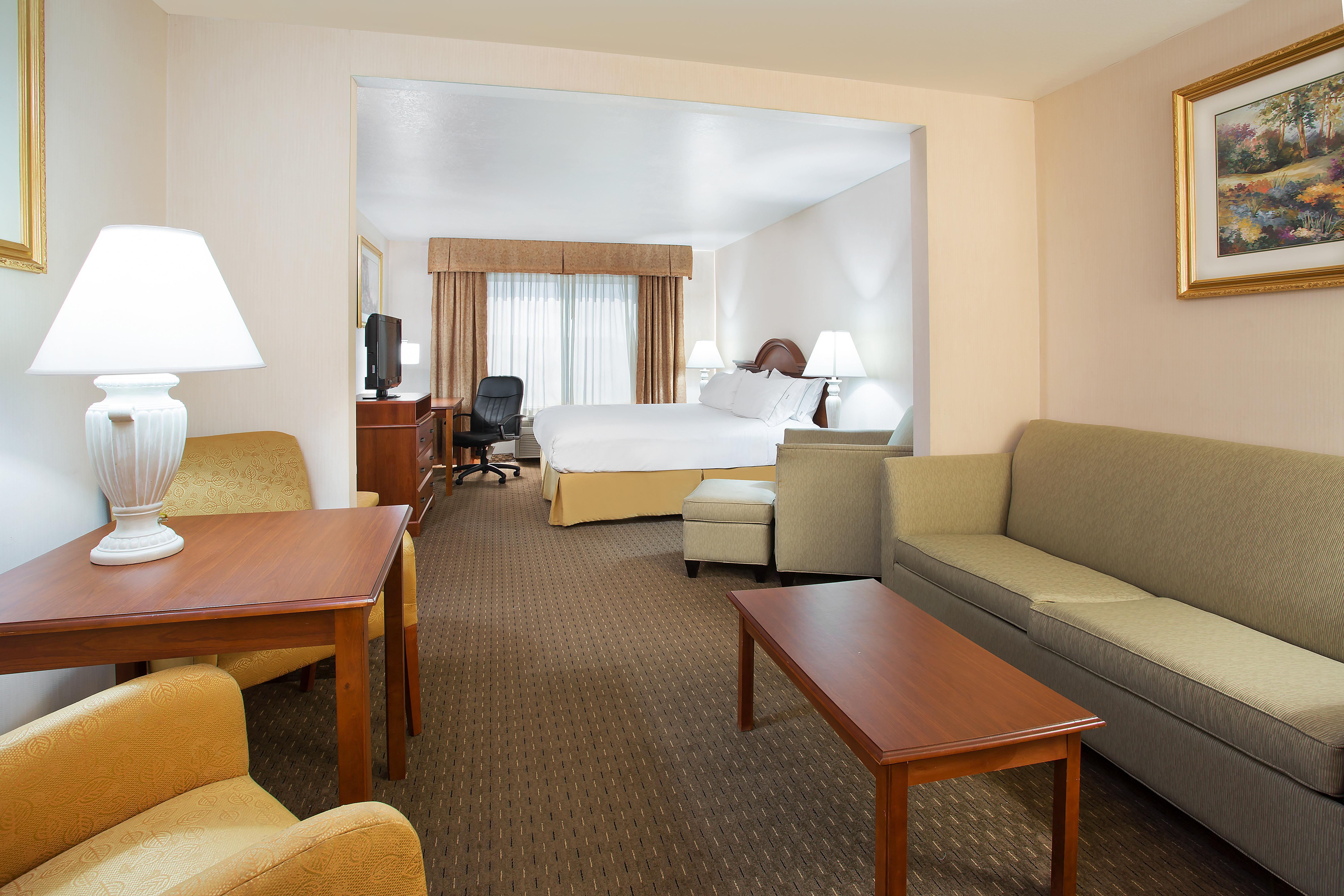 Holiday Inn Express Hotel & Suites Marion By Ihg Exterior photo