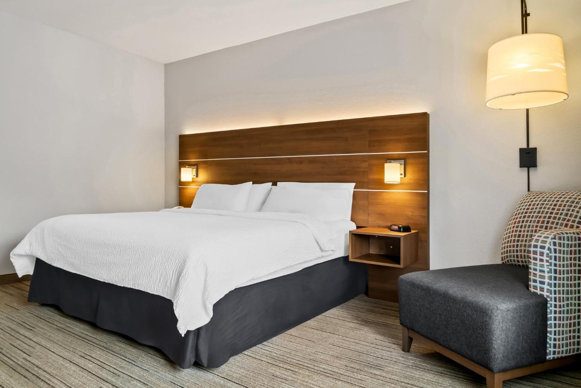 Holiday Inn Express Hotel & Suites Marion By Ihg Exterior photo