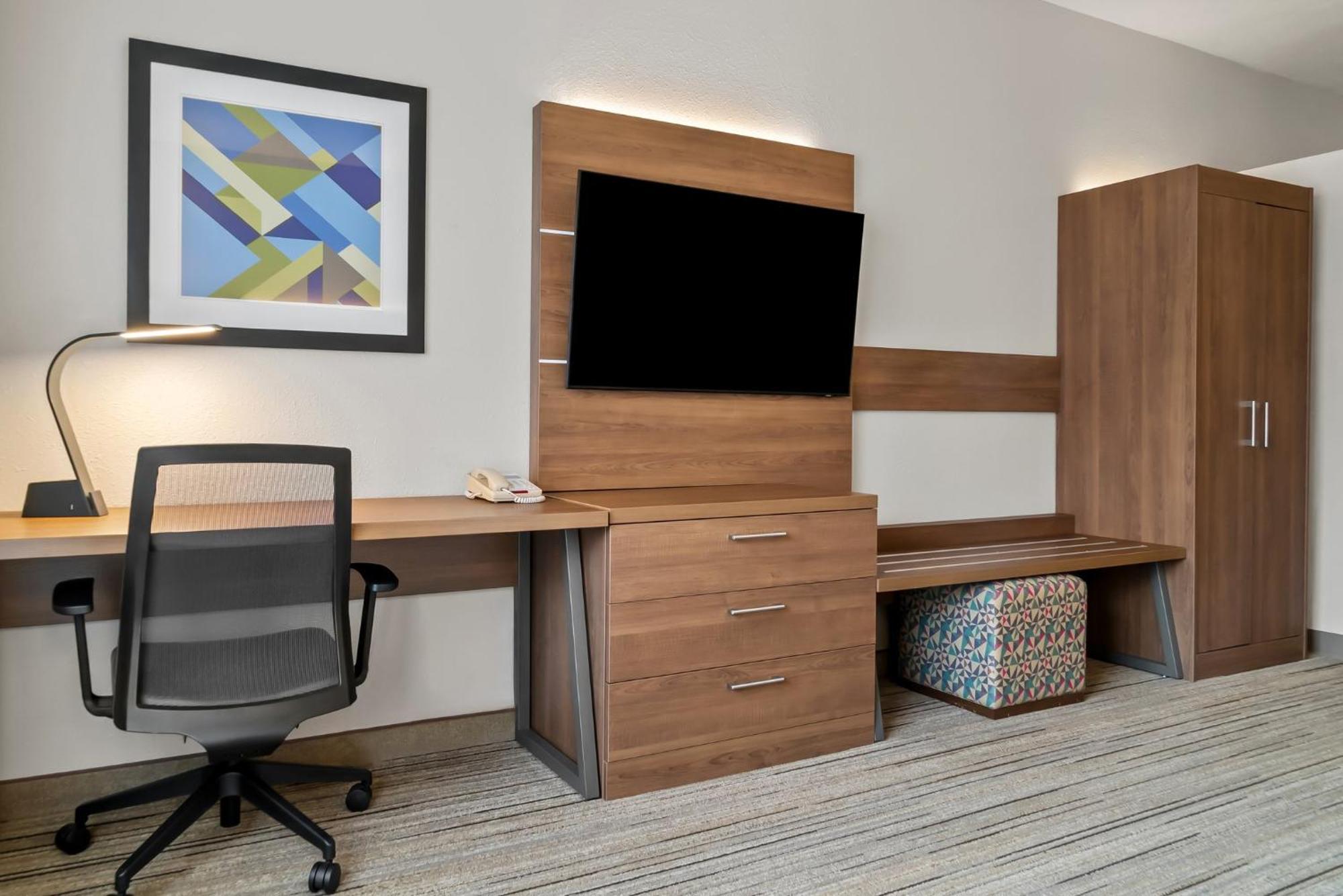 Holiday Inn Express Hotel & Suites Marion By Ihg Exterior photo