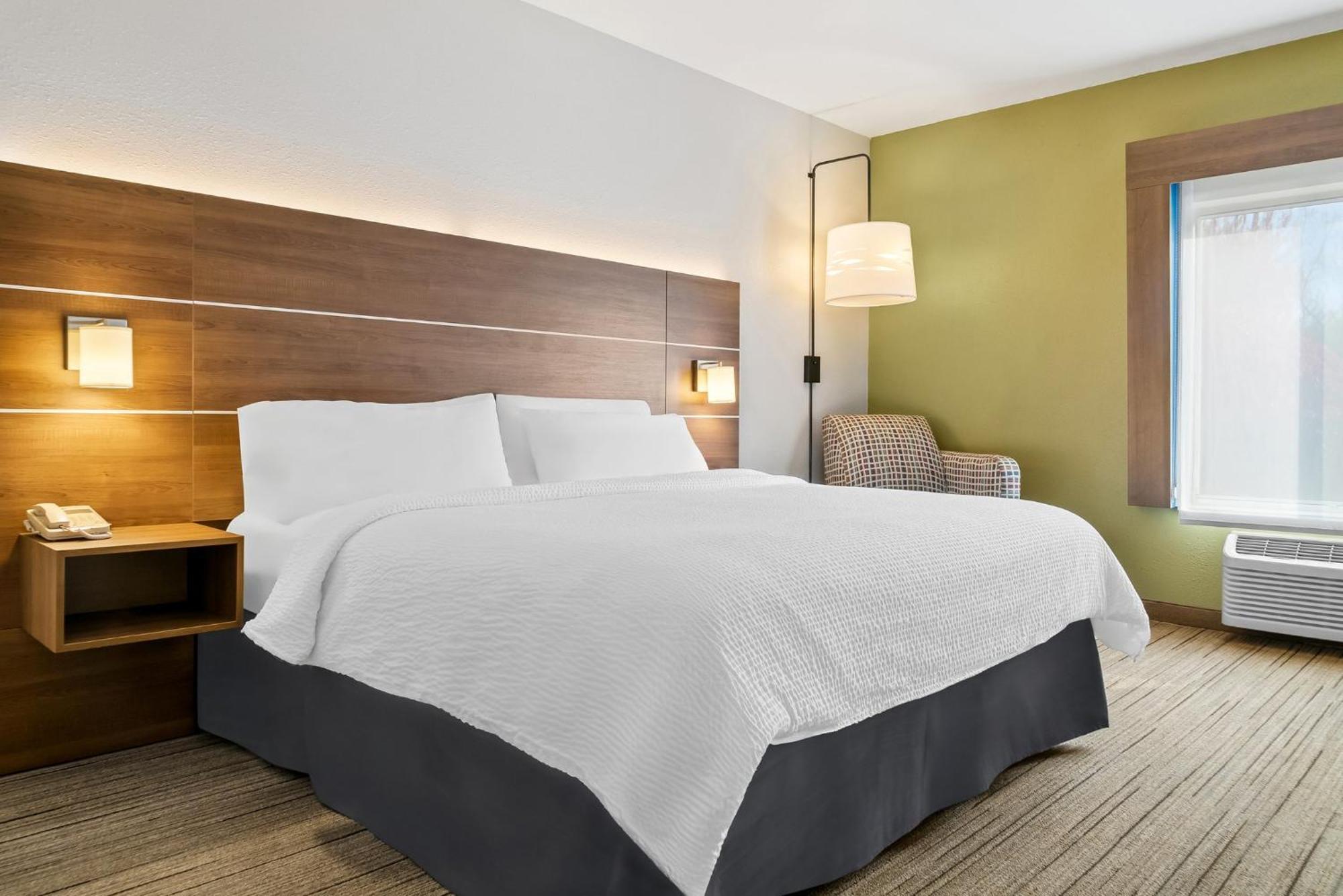 Holiday Inn Express Hotel & Suites Marion By Ihg Exterior photo