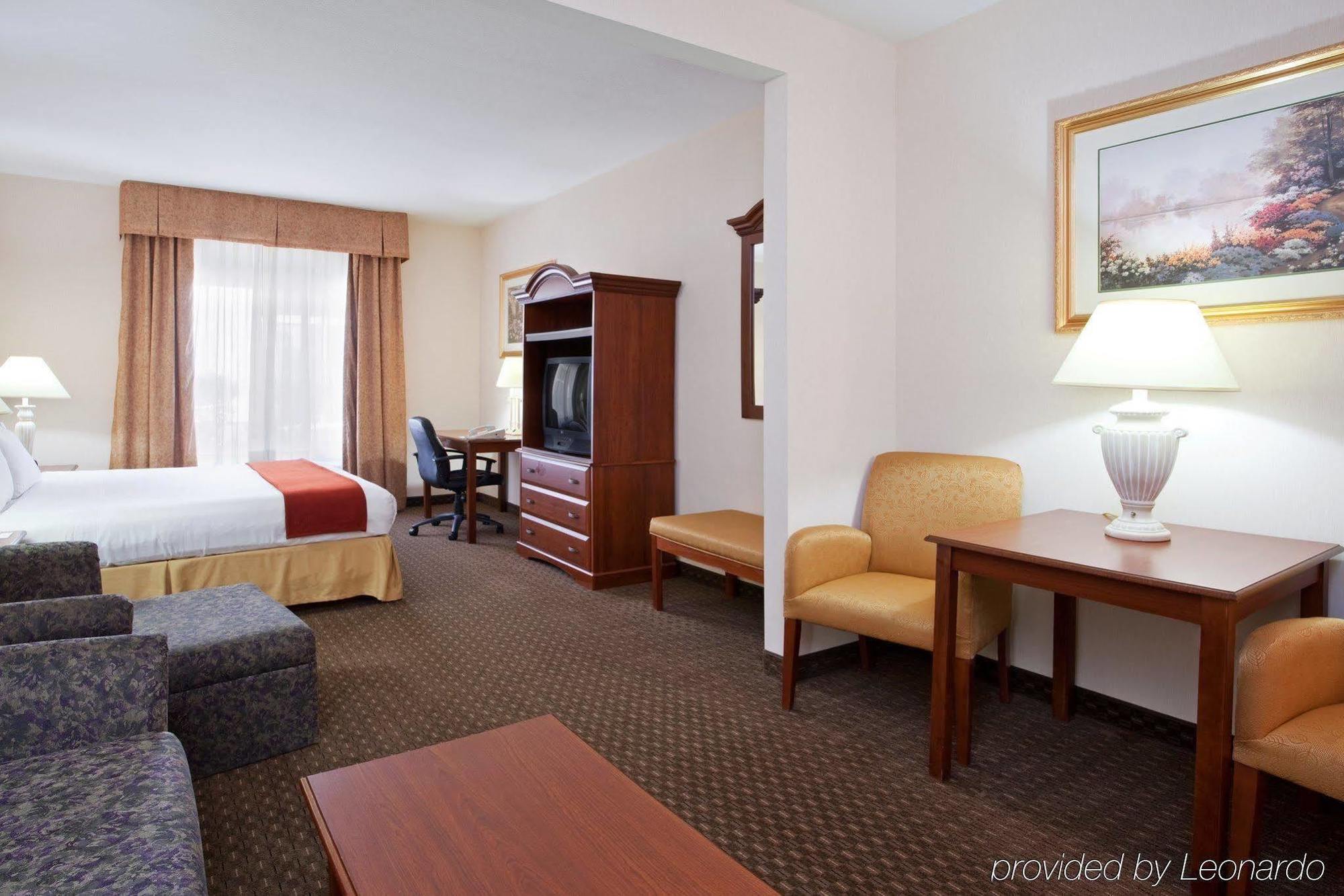 Holiday Inn Express Hotel & Suites Marion By Ihg Exterior photo